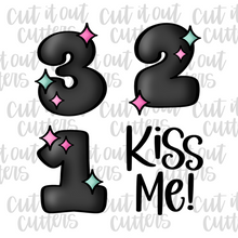 Load image into Gallery viewer, 3 2 1 Kiss Me Cookie Cutter Set